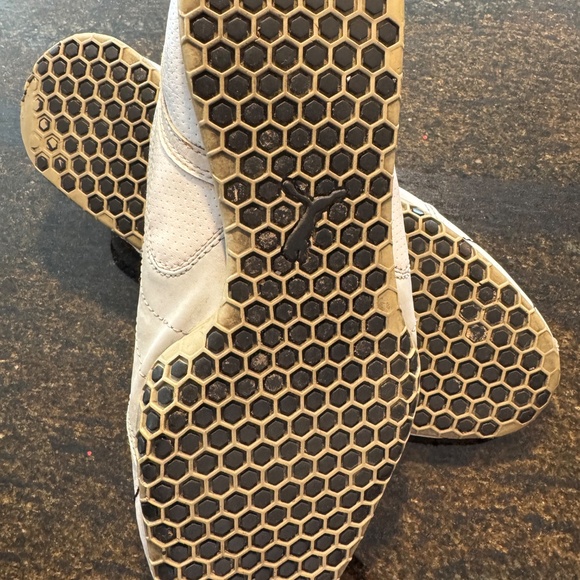 Men’s Puma sneakers - Picture 4 of 4